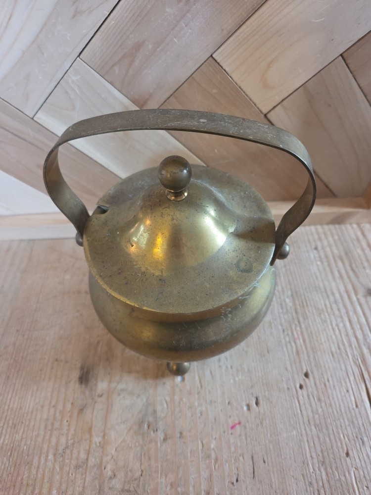 Vintage Cast Brass Pot Hearth side 3 Footed Fire Starter Kettle 4.186lbs