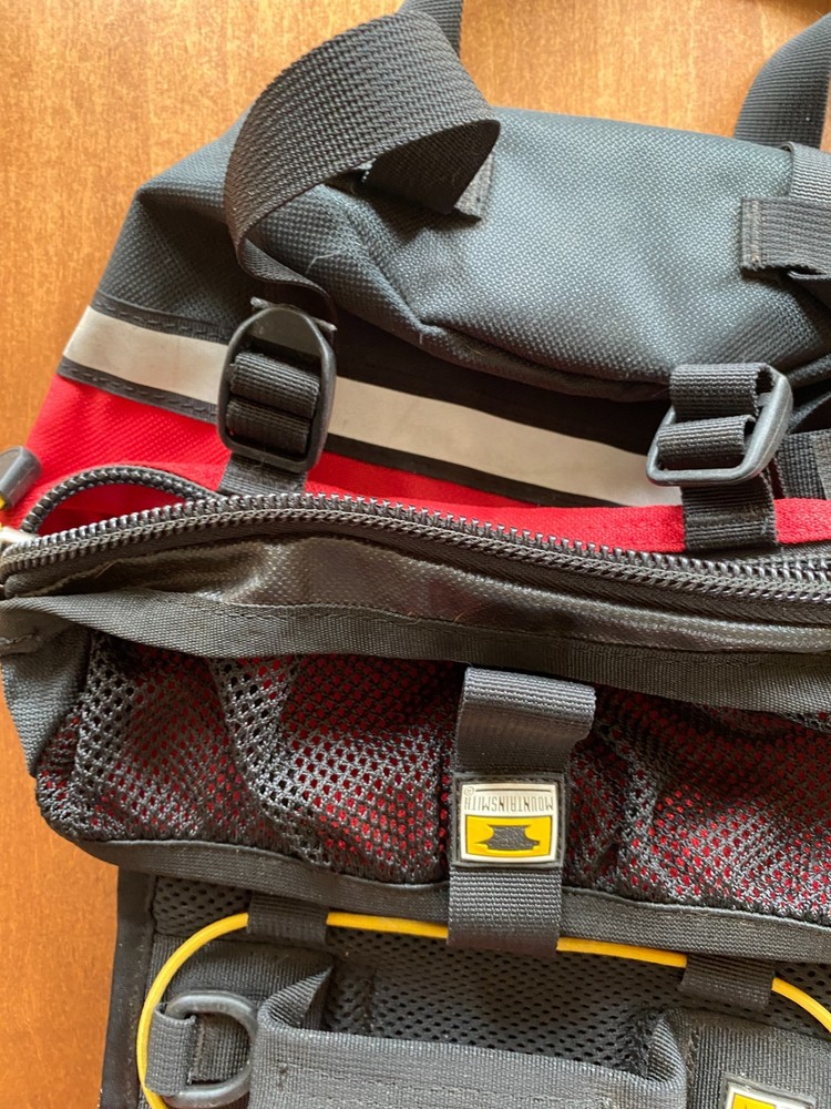 Pre-owned Mountainsmith small dog pack
