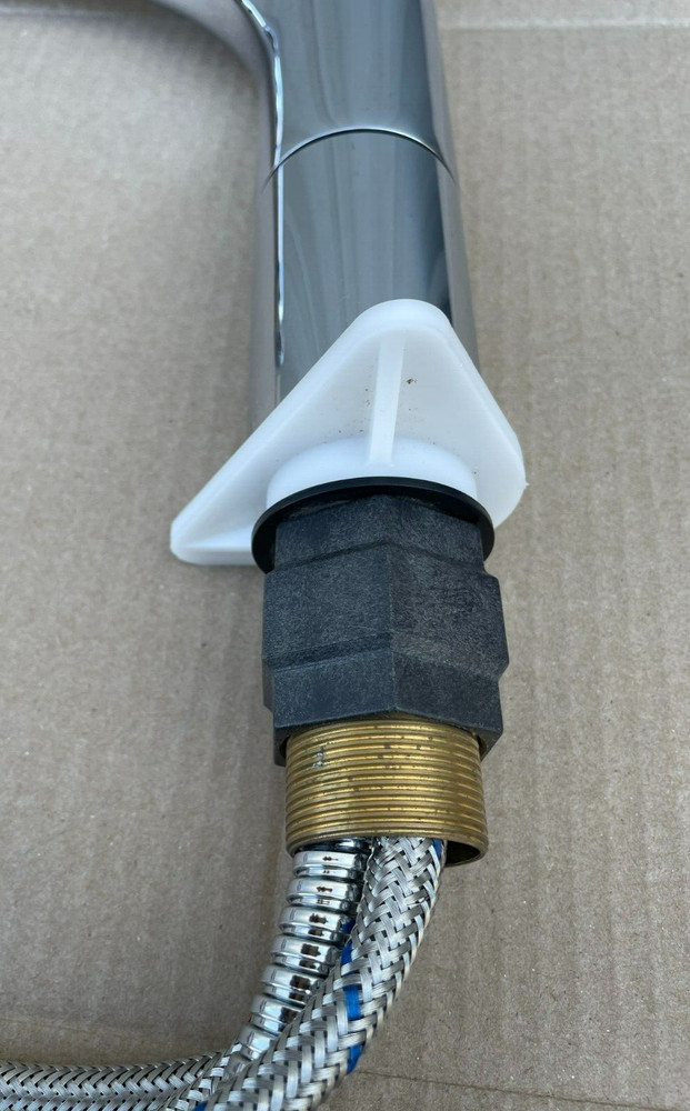 ELKAY Single Hole Kitchen Faucet w/Pull-Out Spray