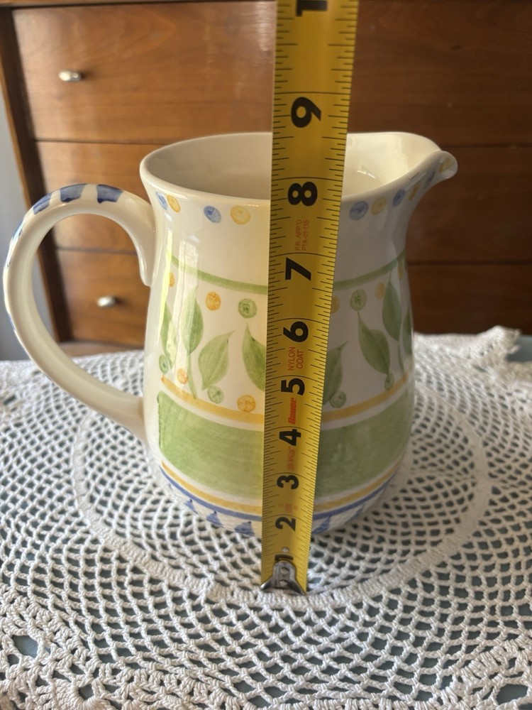 Gibson Bernini 72 Oz Pitcher - Excellent Condition