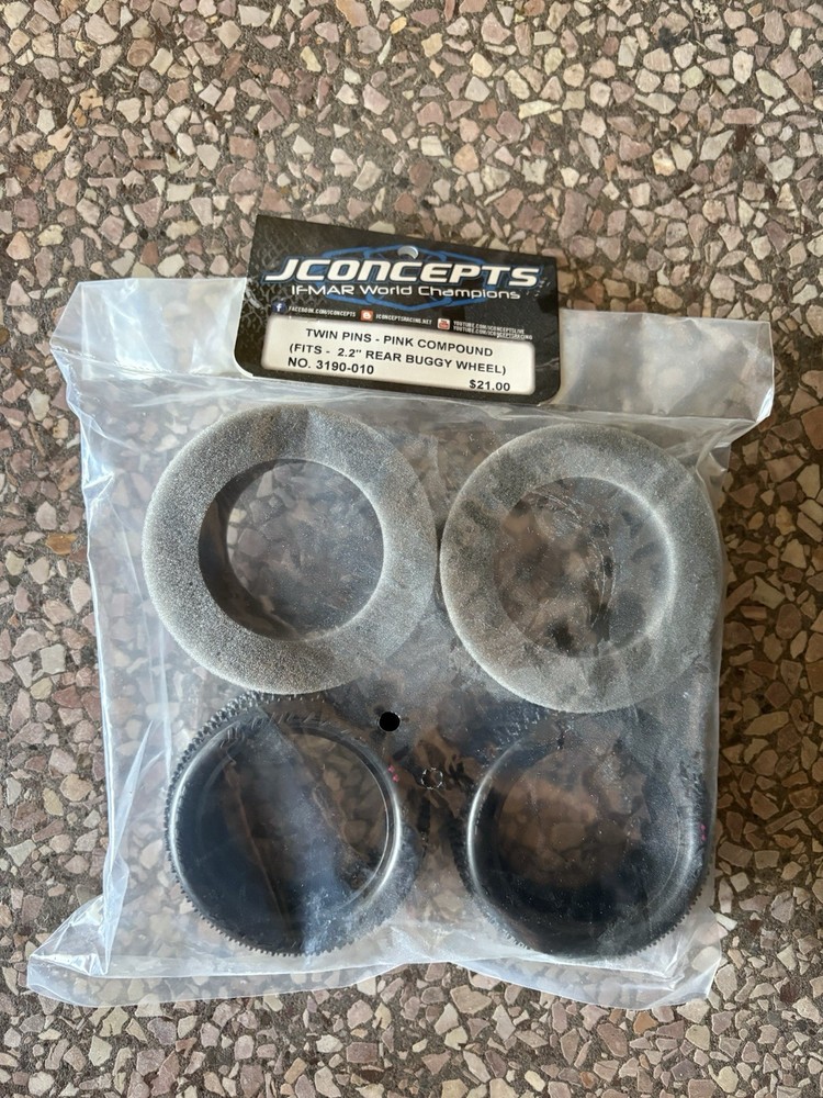 JConcepts 2.2" Rear Twin Pin Pink Compound