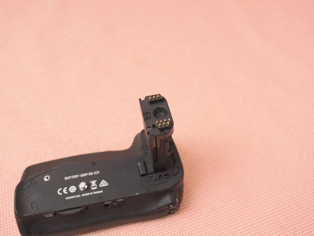 Canon BG-E21 Battery Grip for EOS 6D Mark II