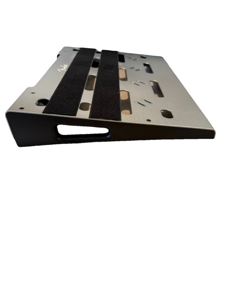 Fender Pedal Board Medium With Case Excellent Condition