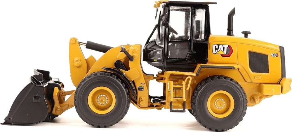 Cat 930 Wheel Loader in 1:50 scale by Diecast Masters