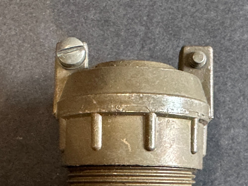 Bendix Electrical Plug Connector P/N MS3106E20-16P New