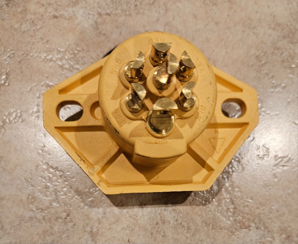 16-822 Phillips 7 way ISO Socket