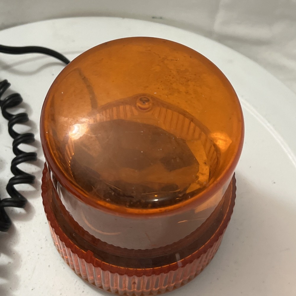 Rotating Beacon Light, Yellow Globe, 12 Volt, Lighter Plug & Cord, Magnet Base.