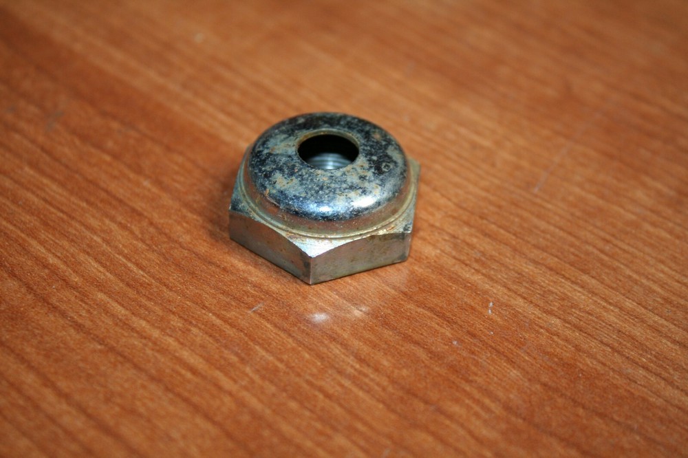 1982 Honda XR200 Triple Tree Top Bridge Top Nut Washer OEM 82 E