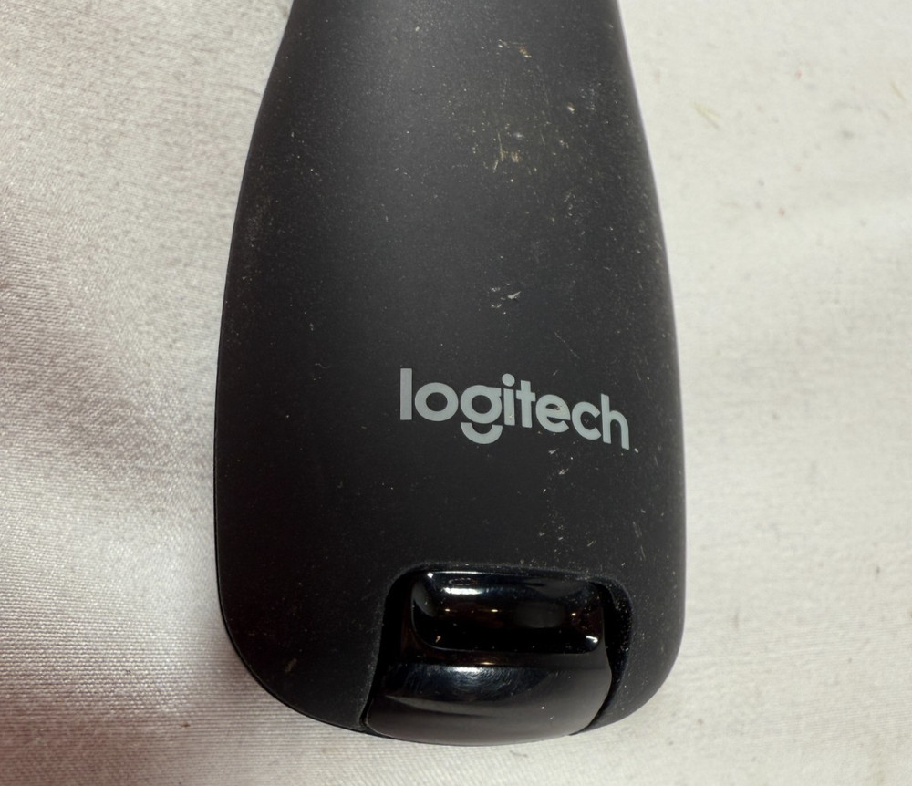 Logitech R400 Laser Presentation Remote - Black
