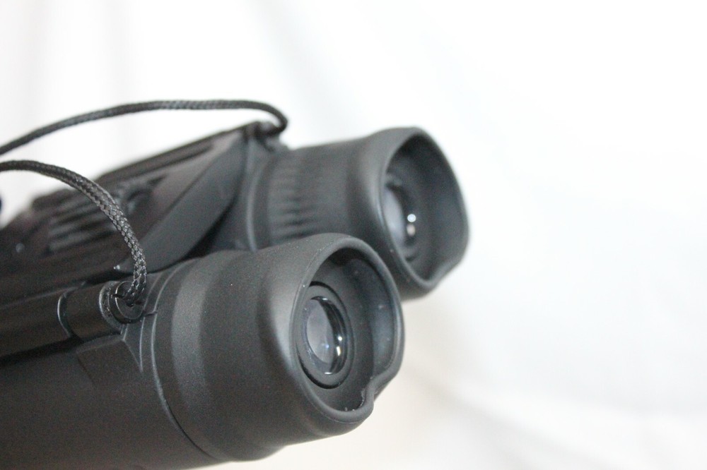 TASCO 10X25 BINOCULAR FOR HUNTING TRAVELLING