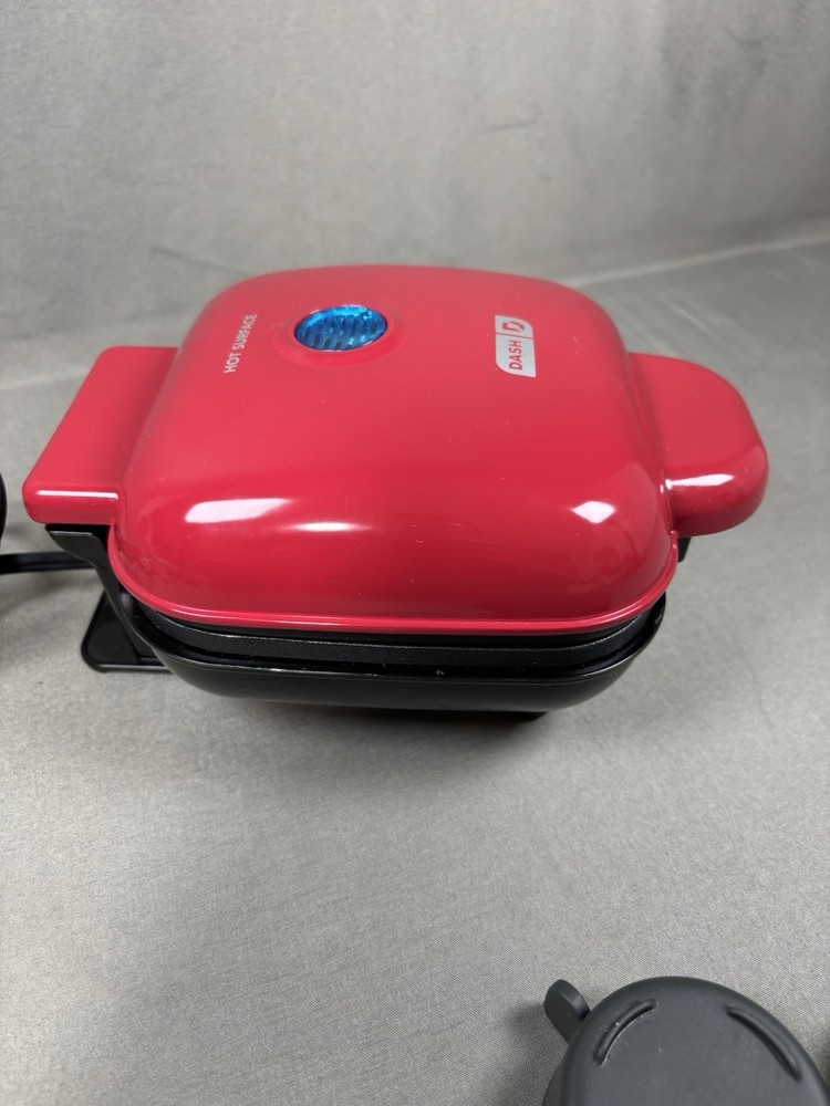 Egg Bite Maker, Red, Dash 420 Watts, Makes 4 Egg Bites, Compact Design Works