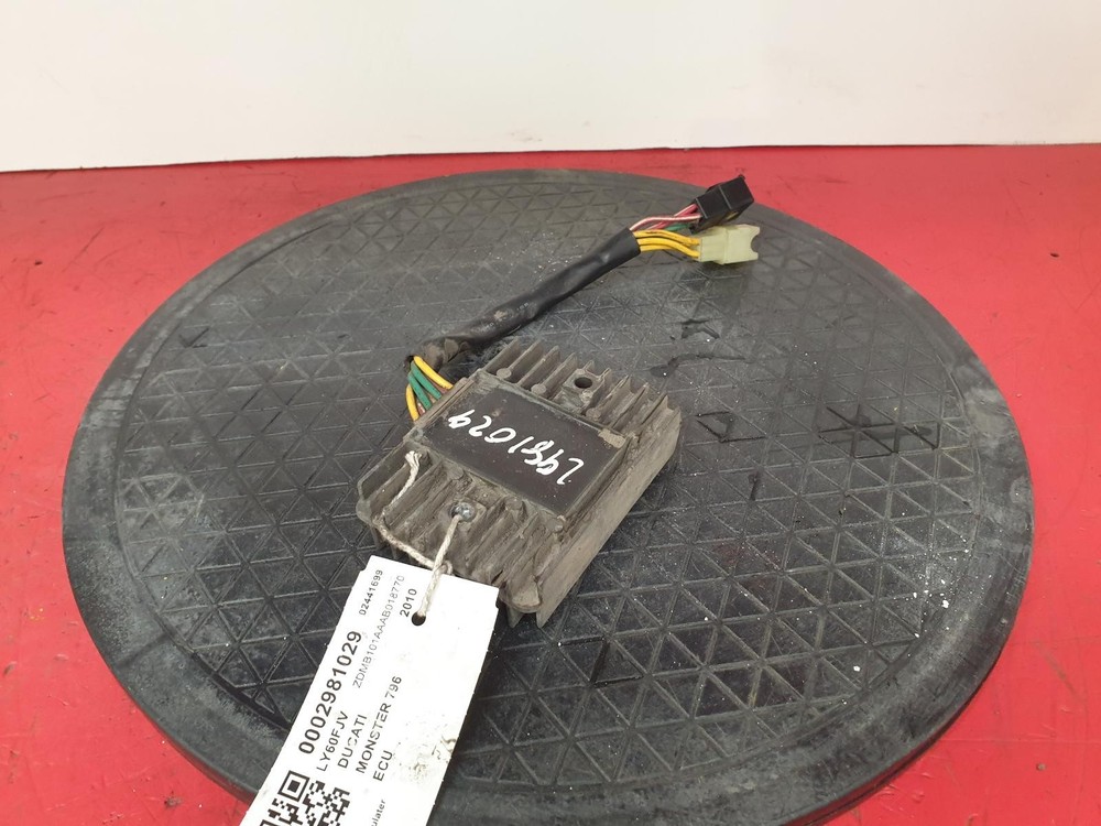 DUCATI HYPERMOTARD 796 REGULATOR RECTIFIER 2010