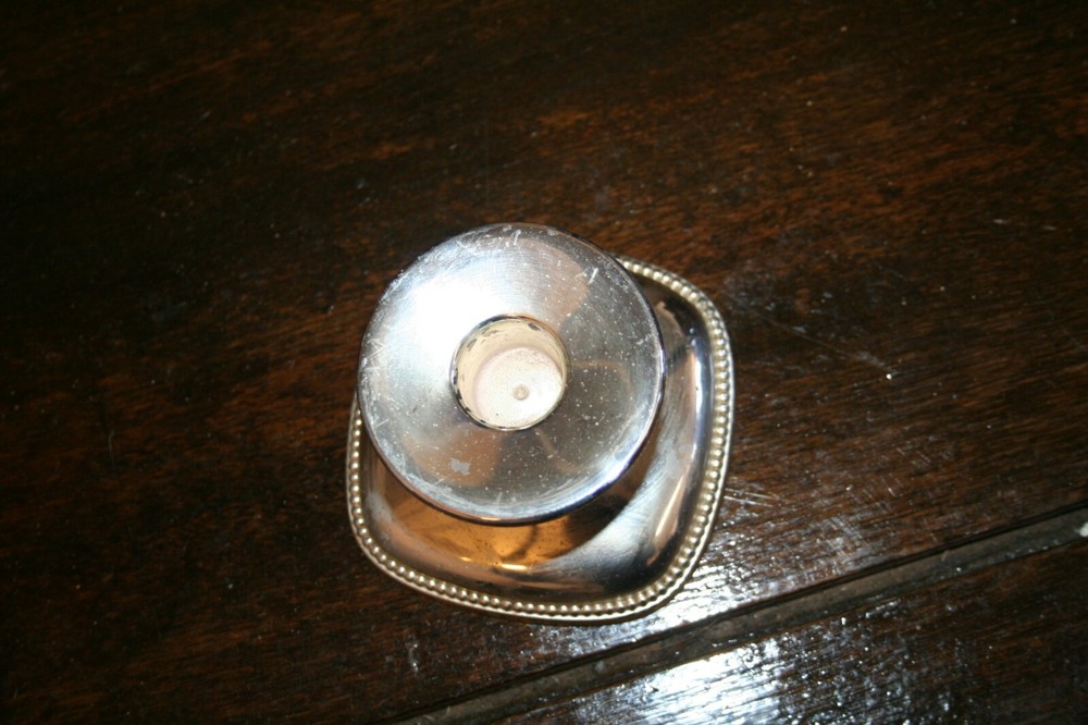 Vintage ~Silver Plated Candlestick ~2" Tall ~VGC (SC26)