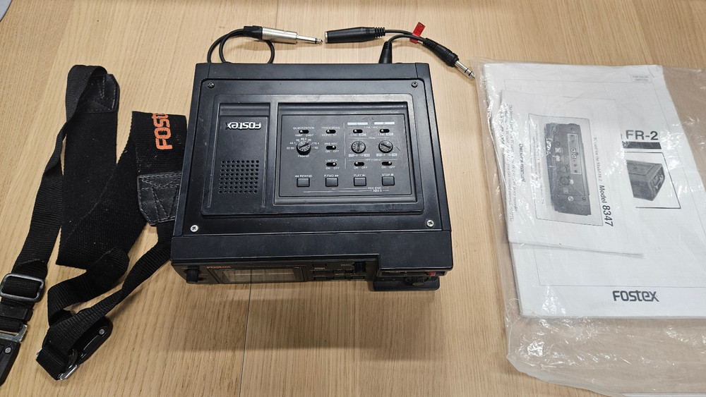 Fostex FR-2 Field Memory Recorder | 2-channel, Timecode Generator, TC Sync Cable