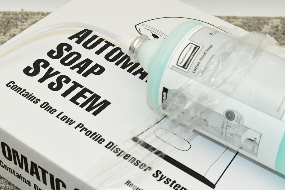 AUTOMATIC SOAP LOW PROFILE DISPENSER SYSTEM 107888 CHROME, BATTERY OPERATED