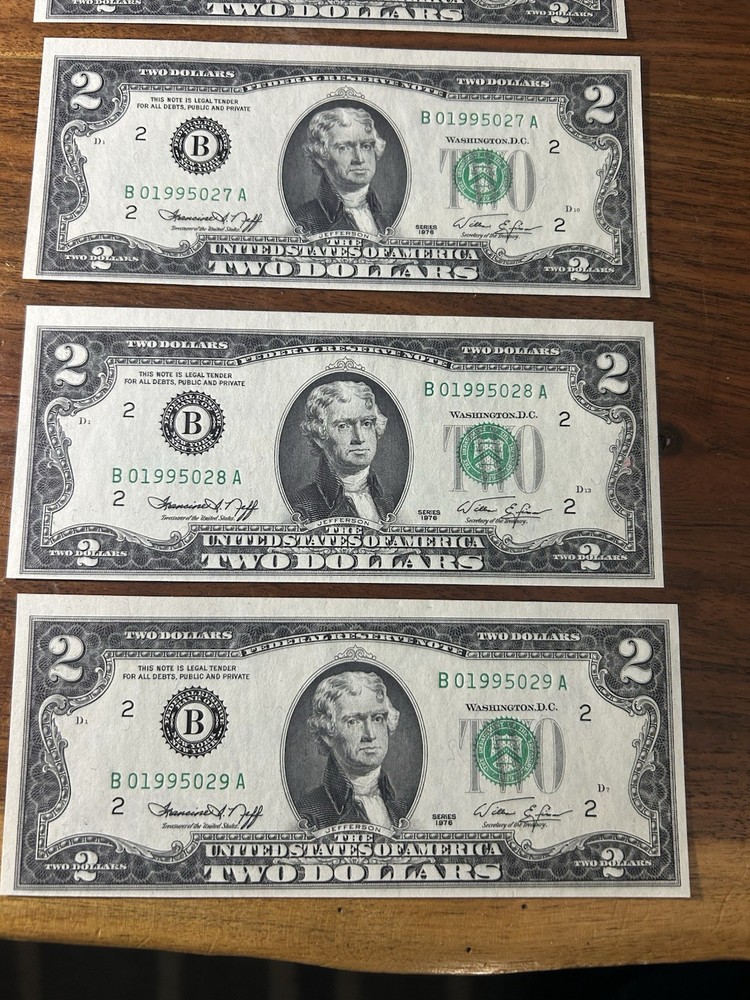 2 Dollar Bills - 1976 Series - 5 UNC Consecutive Serial #'s