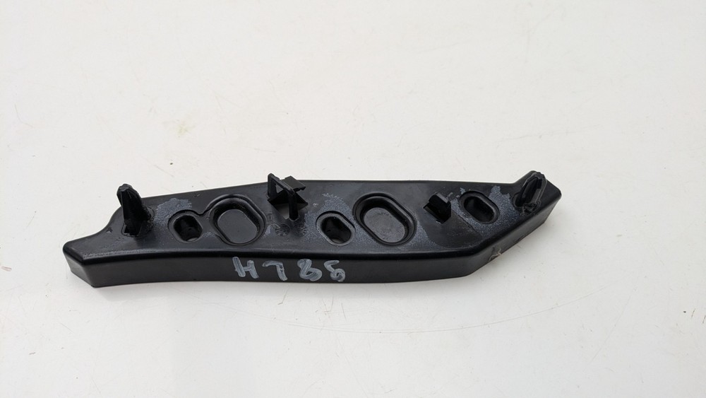 RANGE ROVER EVOQUE L551 BUMPER MOUNT BRACKET FRONT RIGHT DRIVER SIDE 2025