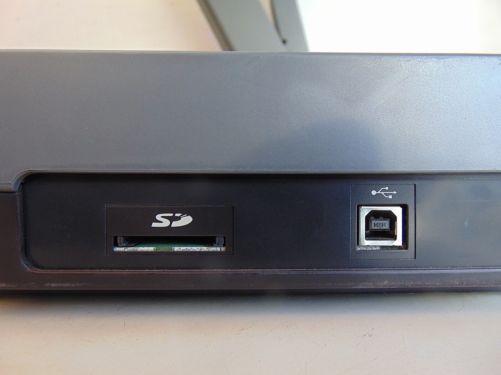 Elmo Visual Presenter Projector Model P100 - With Remote-Works Good - S7089