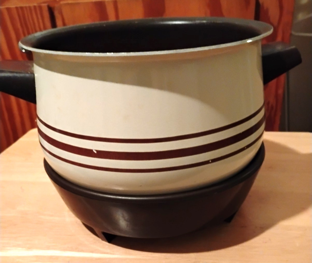 Vintage West Bend 4 Quart Automatic Slow Cooker