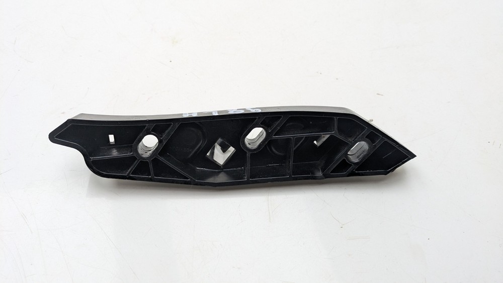 RANGE ROVER EVOQUE L551 BUMPER MOUNT BRACKET FRONT RIGHT DRIVER SIDE 2025