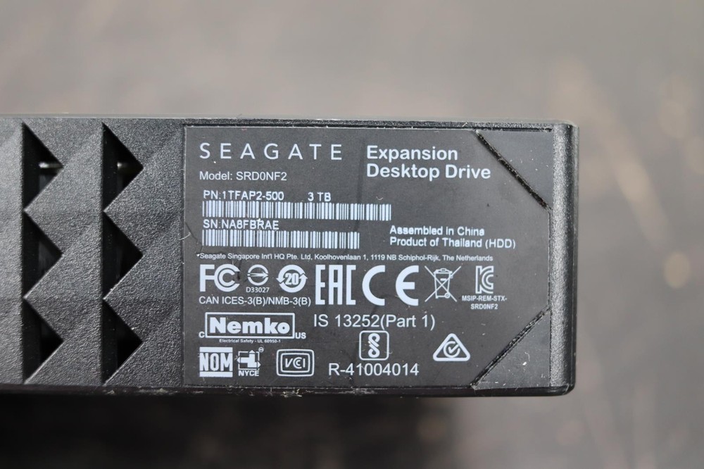 Seagate Expansion Desktop External Hard Drive 3TB Model: SRD00F2 USB & Adapter