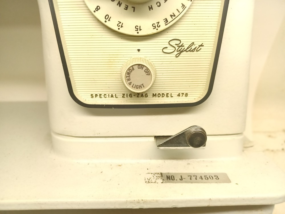 Singer Sewing Machine Zig Zag Model 478 Working