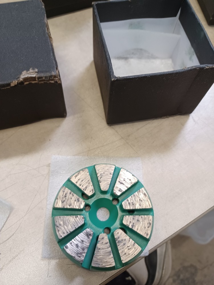 Green 3" x 10mm Medium Bond Puck, 18/20# -