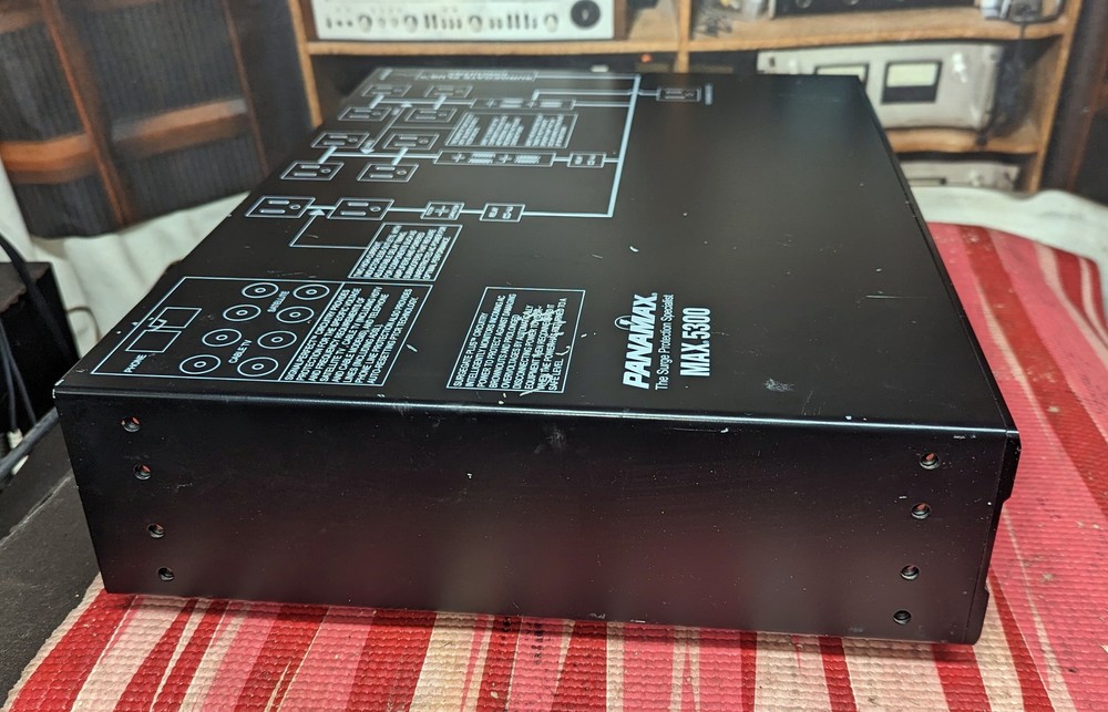 Panamax MAX-5300 surge protector with analog voltage meter