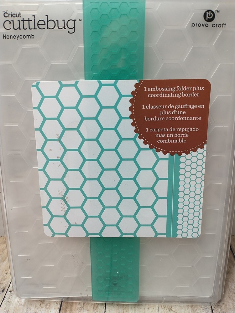 Cricut Cuddlebug 5"X7" EMBOSSING FOLDER Honeycombs New Package Damaged