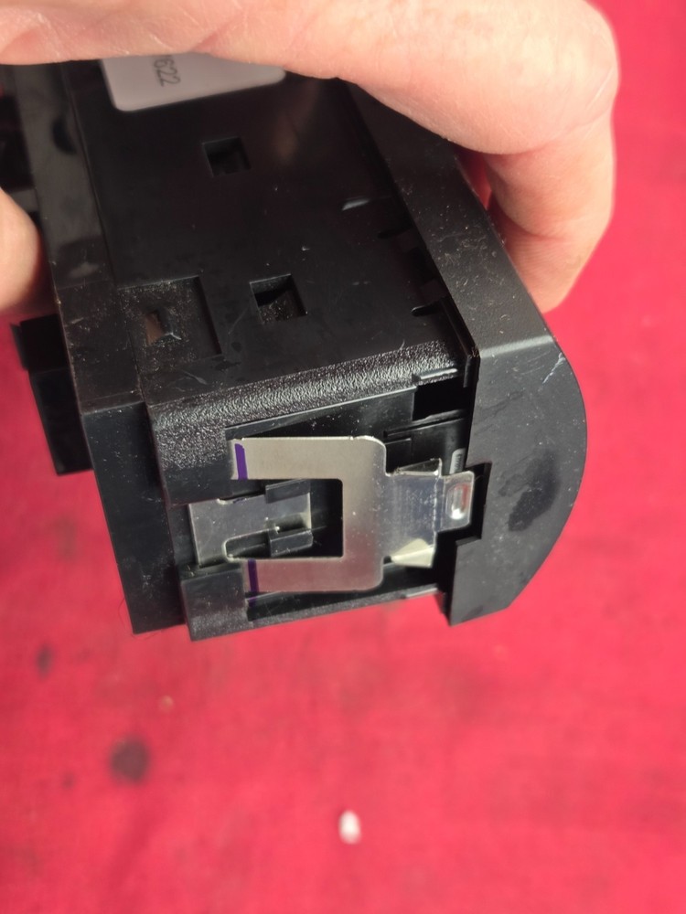 International 2 SWITCH PANEL Dash Panel - 4057689C4, 1004280 MUX