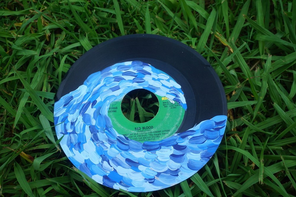 Handpainted vinyl Record - The Wave in Stroke Style Design