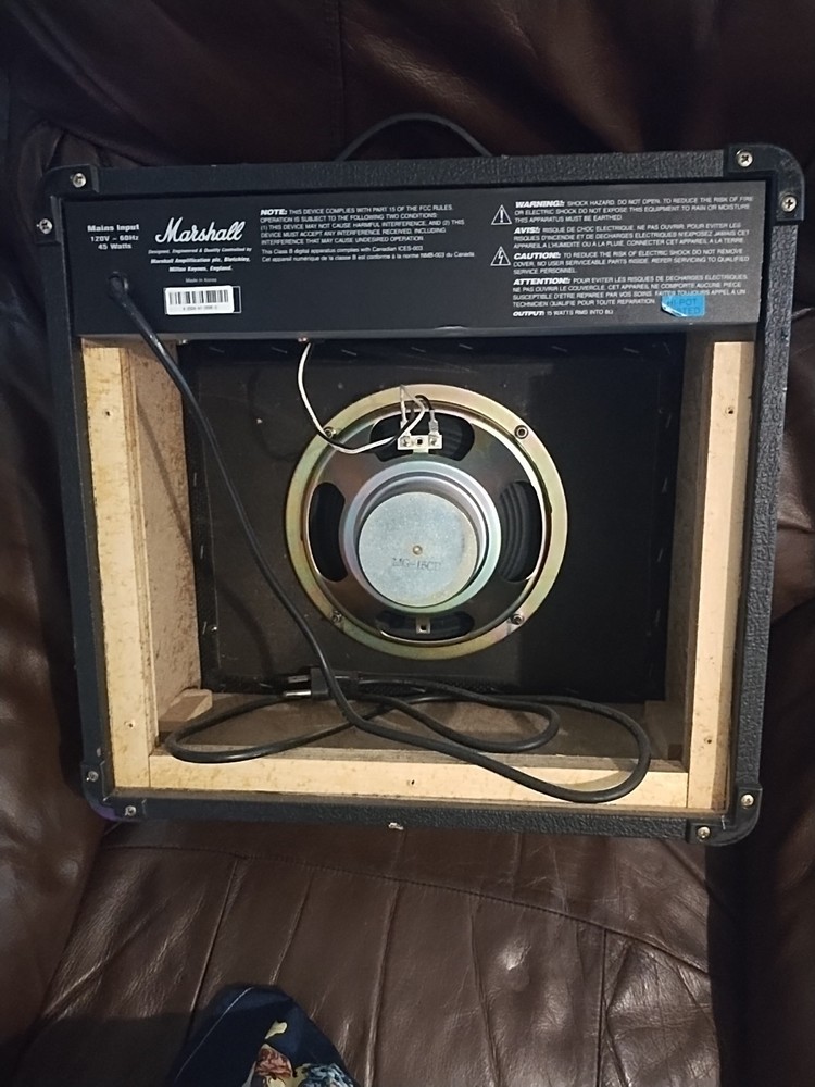 Marshall MG15DFX 15W Solid-State Combo Amplifier w/ Built In Digital FX