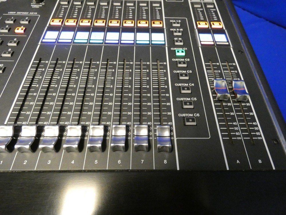Yamaha CL5 72 Channel Digital Mixing Console
