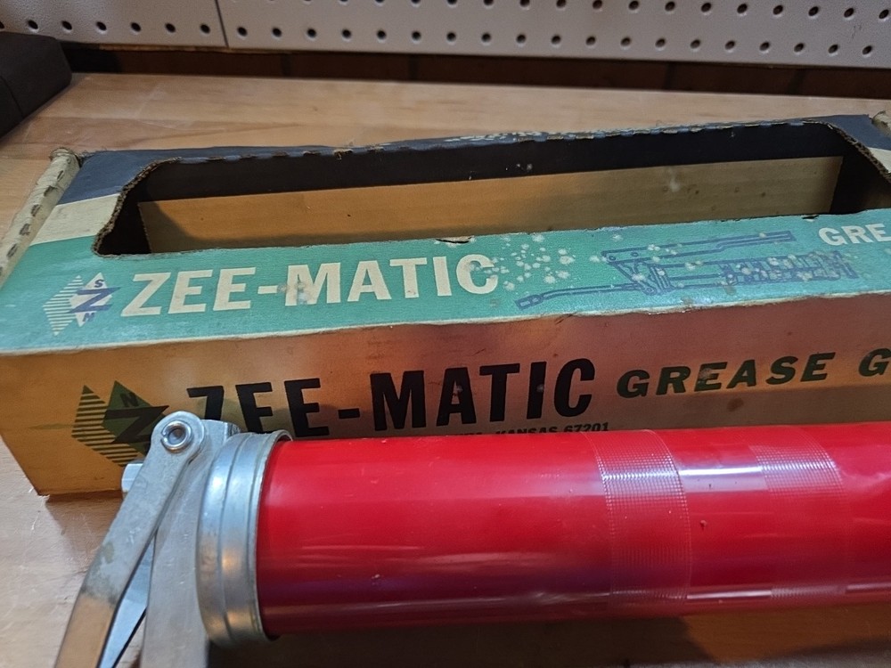 Zee-matic Grease Gun