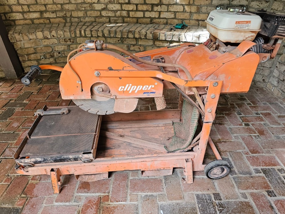Clipper Blockbuster Gas Table Saw