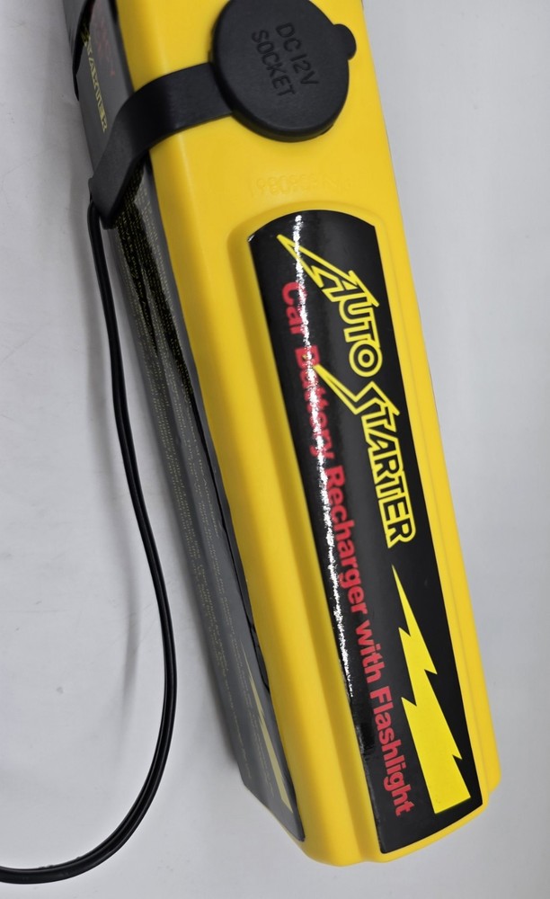 Auto Starter Car Battery Recharger With Flashlight