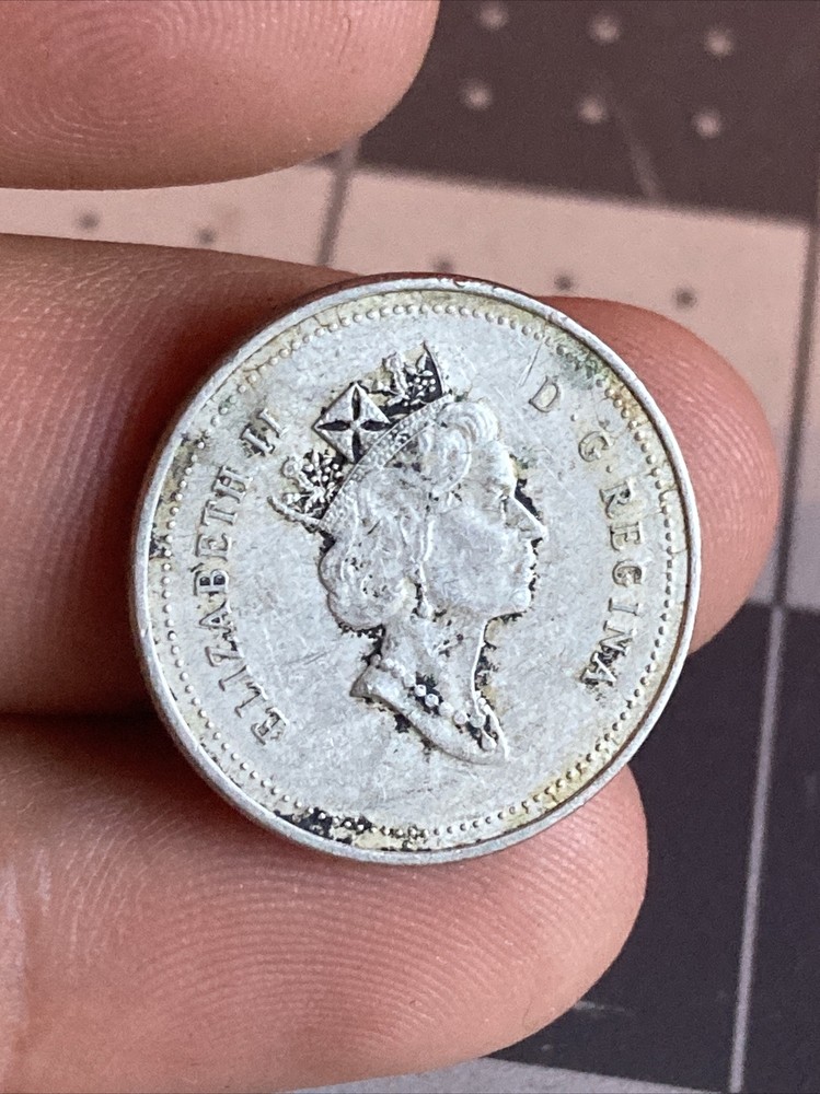 Vintage 1995 Canada 5 Cents Coin