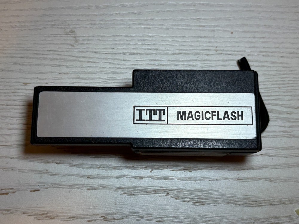 Vintage ITT Magic Flash For Kodak Cameras Un Tested.