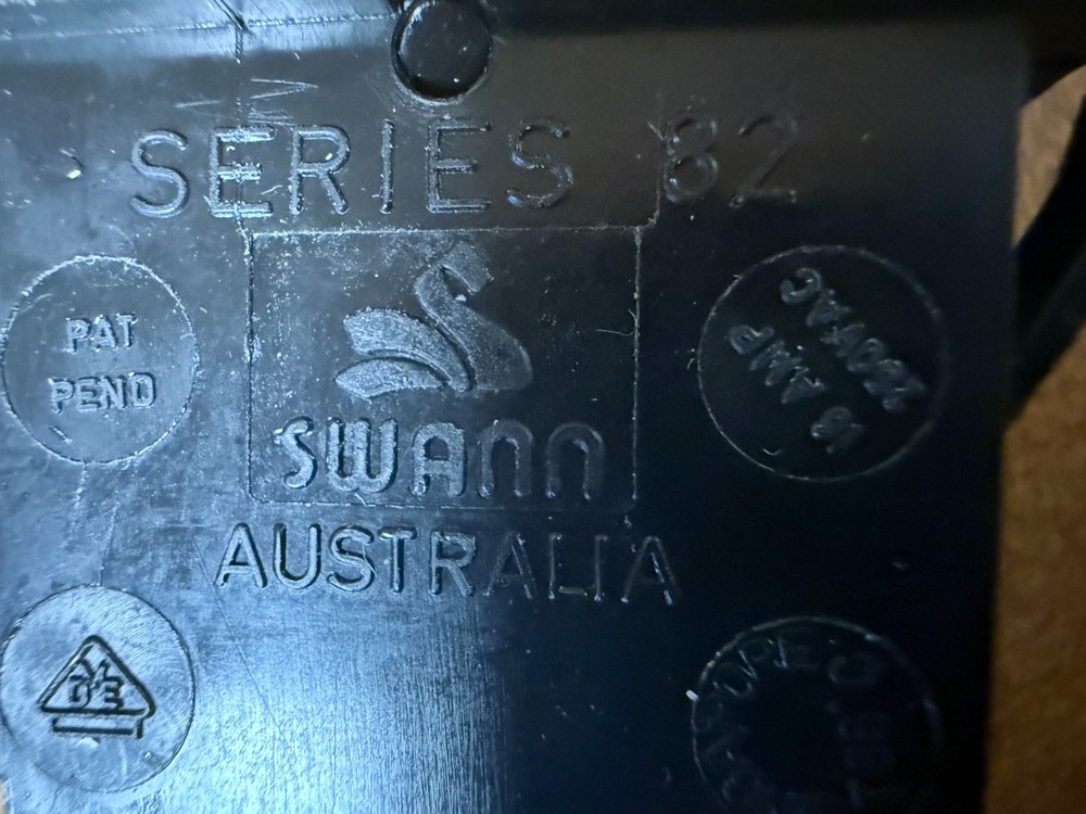 SWANN Series 82 Privacy / Call Switch