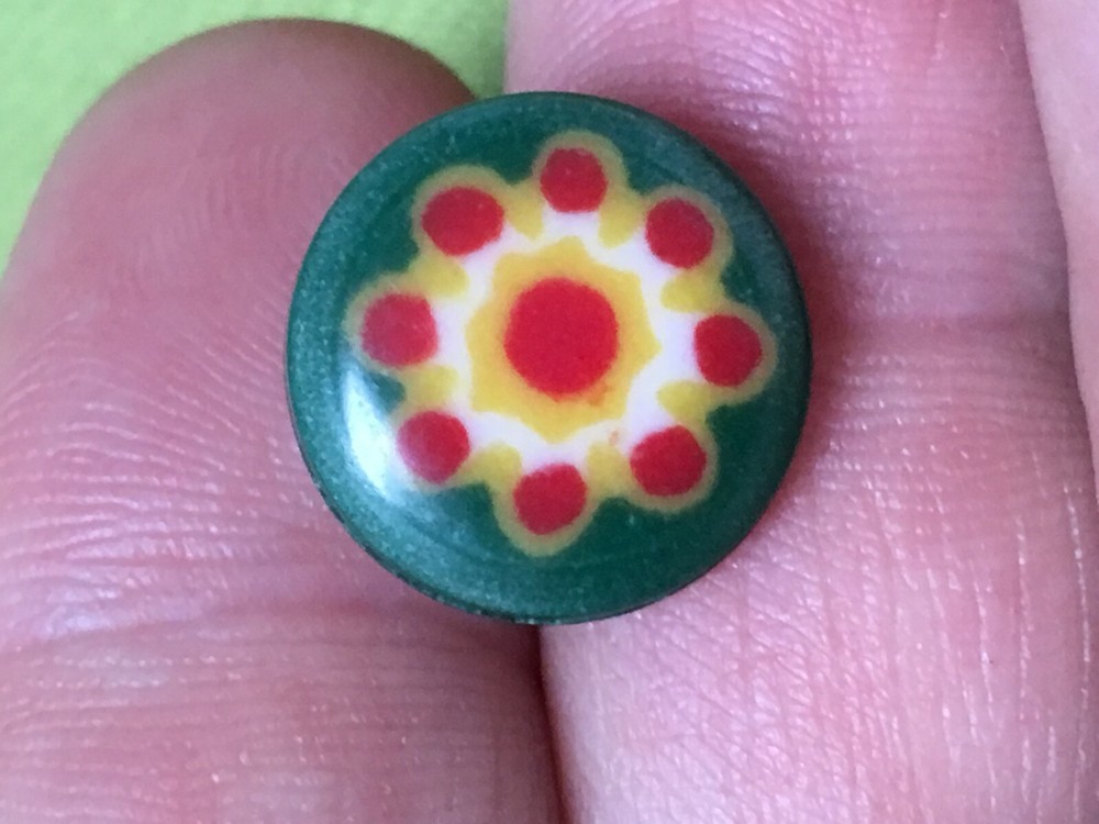 Vintage Button plastic La Mode millefiori cookie mod plastic button 1/2"