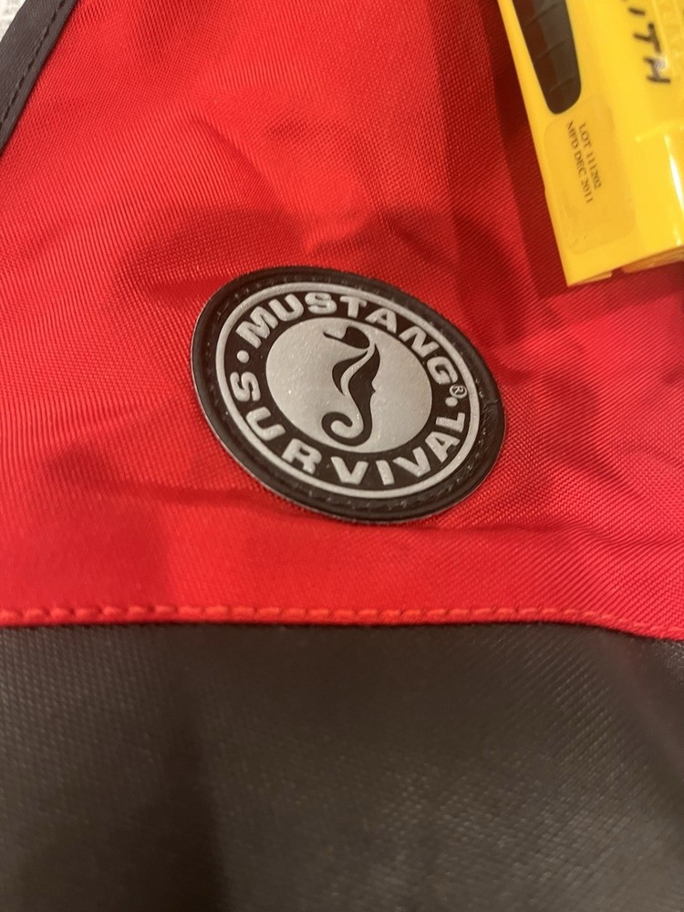 Mustang Survival HIT Inflatable MD0450 TYPE V w/Strobe