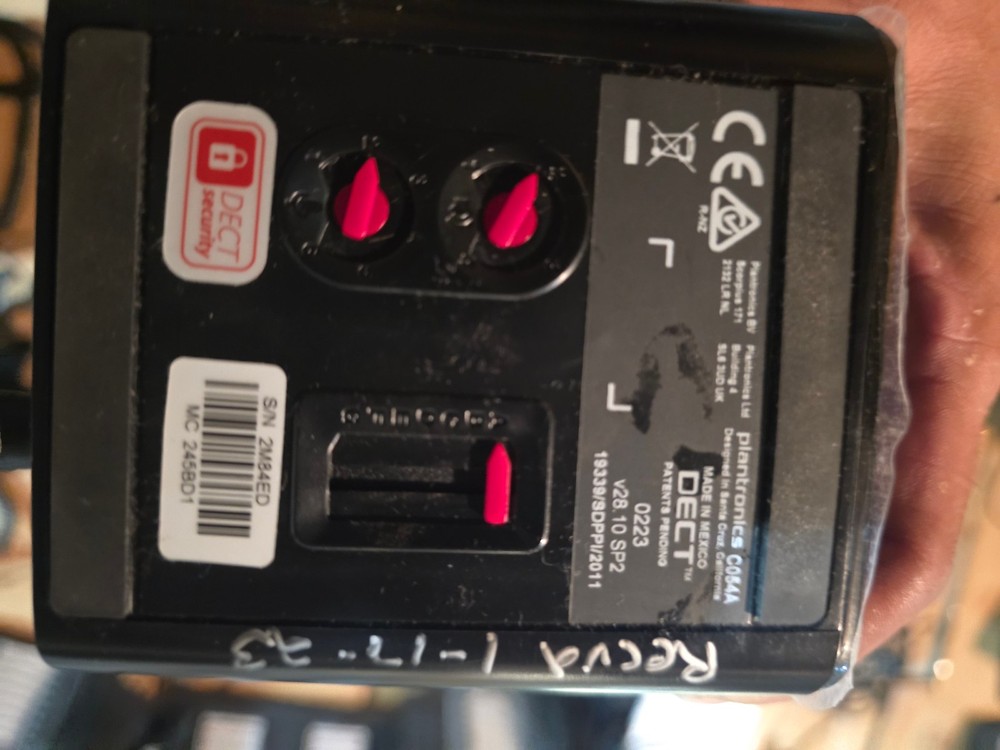 Phone Mitel System 21 Phones 9 Programable Key Module 4 head sets charging ports