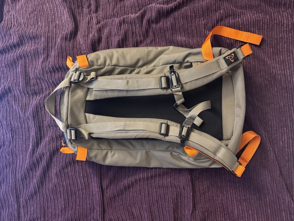 Mystery ranch urban assault 21L backpack