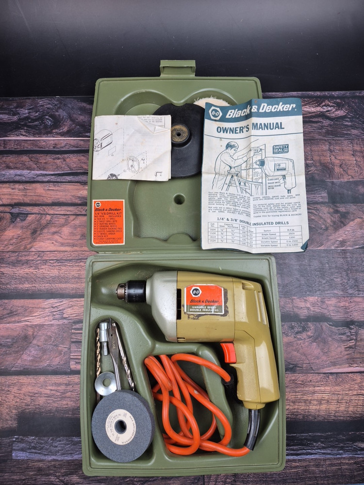 Black & Decker 7014 1/4" Variable Speed Drill w/ Case Manual Bits Tested VTG 80s