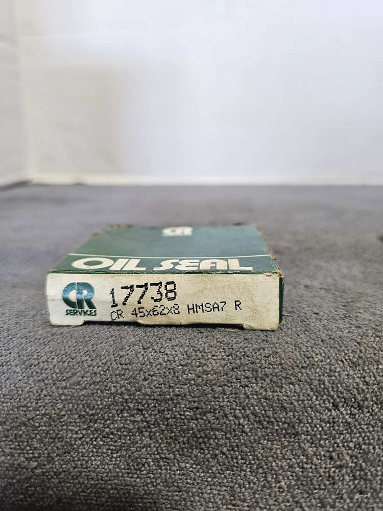 CR 17738 OIL SEAL