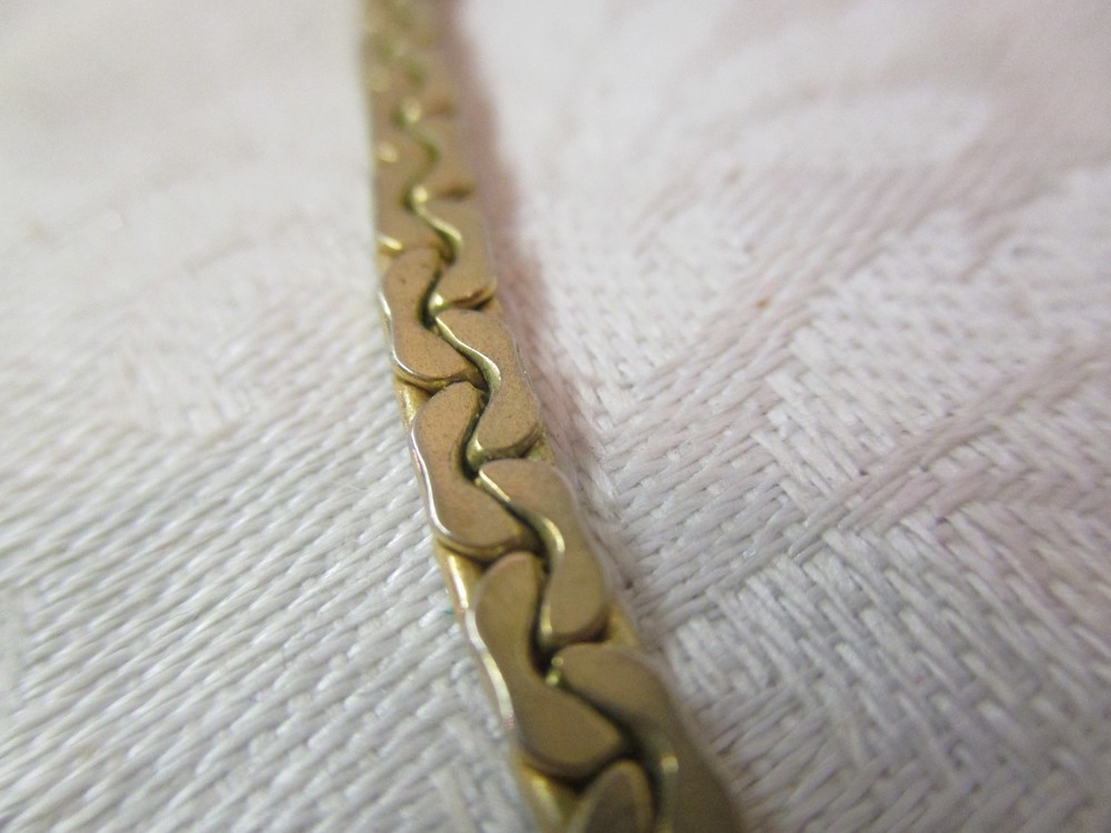 Vintage gold tone Necklace interlocking links