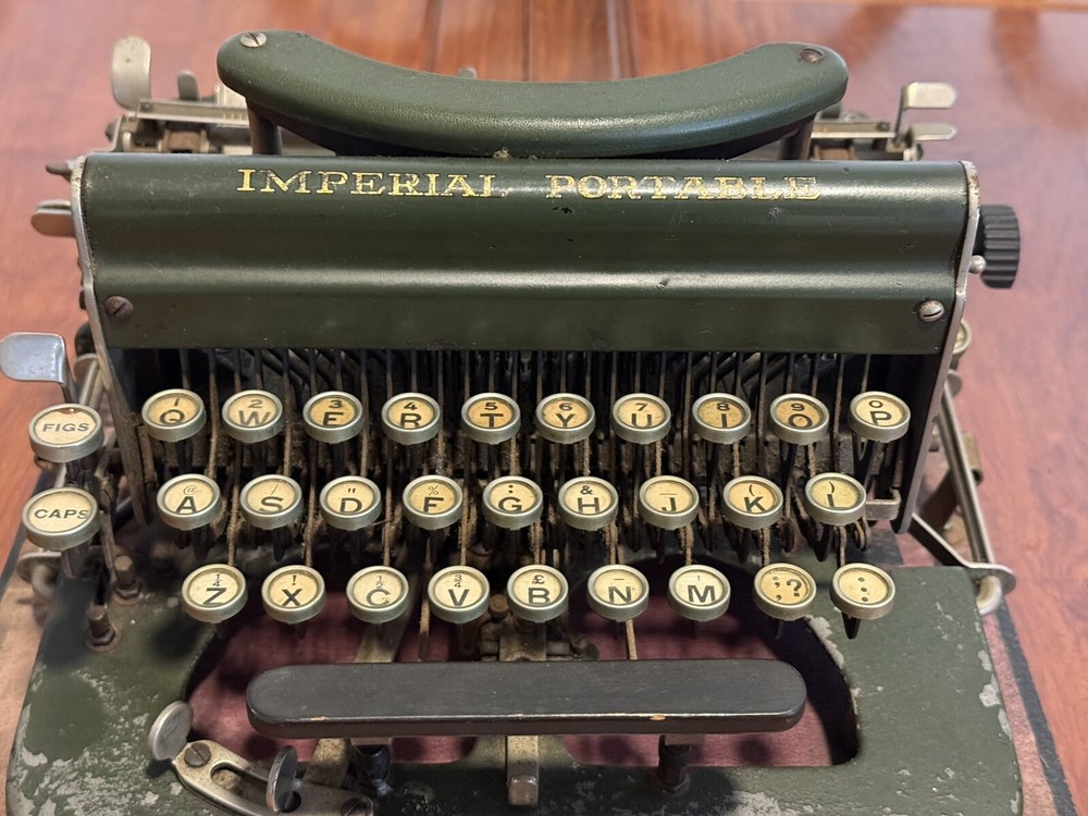 Rare ANTIQUE Imperial Model D Typewriter