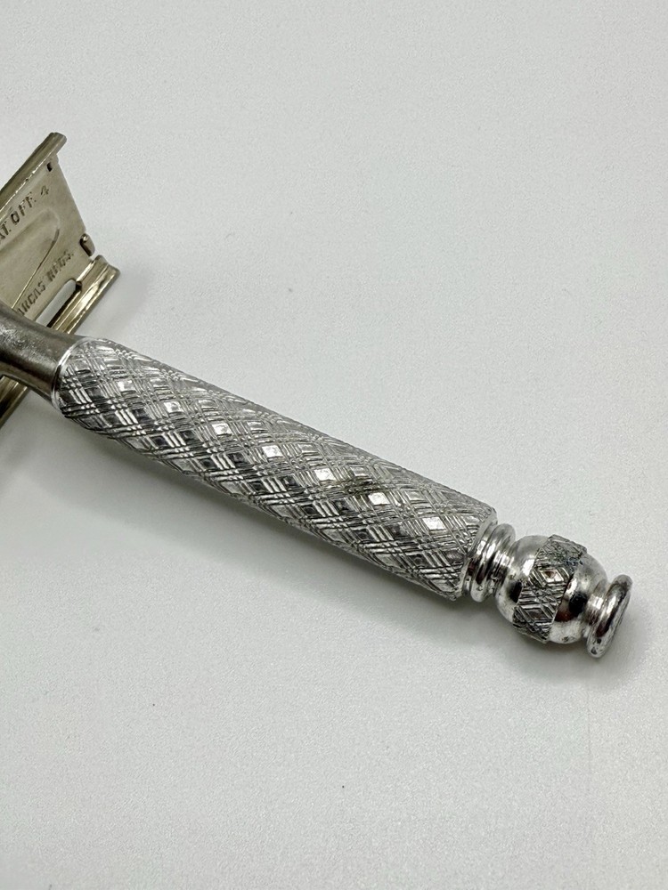 Vintage Gillette Double Edge Razor & Platinum Plus Blade. Date code T4