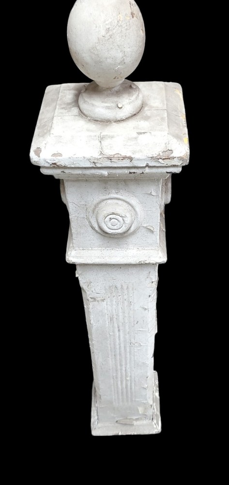 Raised Bullseye Newel Post GAM0274