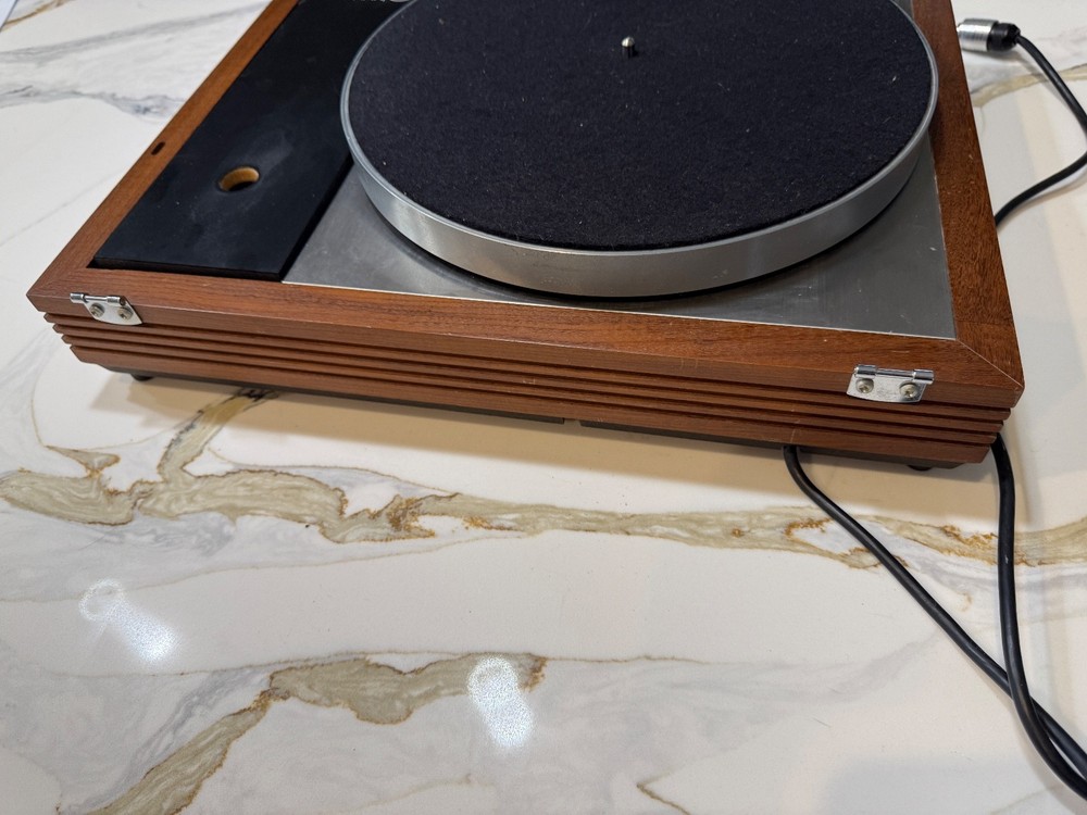 LINN LP-12 Turntable